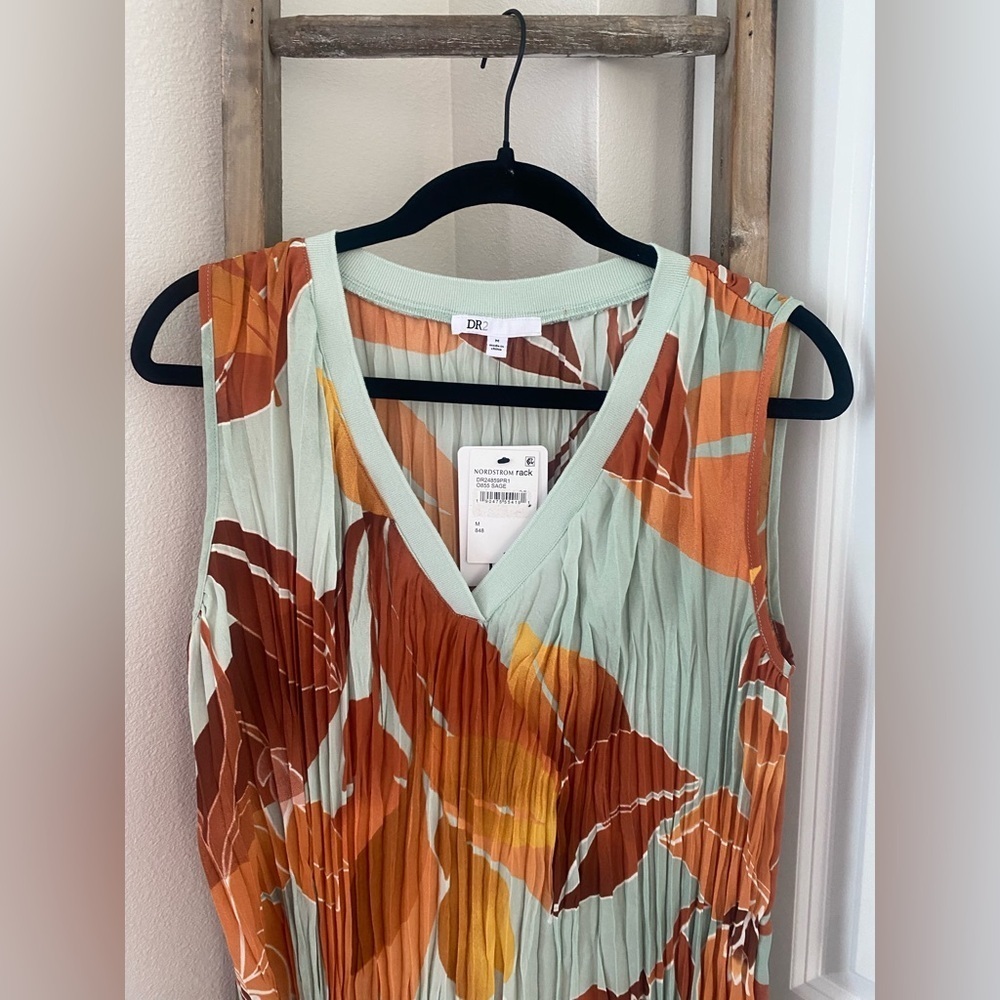 NWT - Dr2 By Daniel Rainn Crinkle Pleated Sleeveless Top In Deep Liche - Size M - Picture 4 of 6